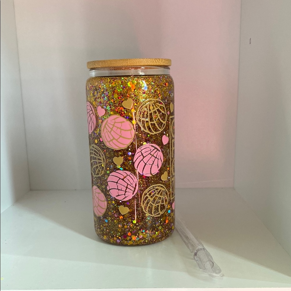 Snow globe Glittery Pink and Gold Cup with Lid straw